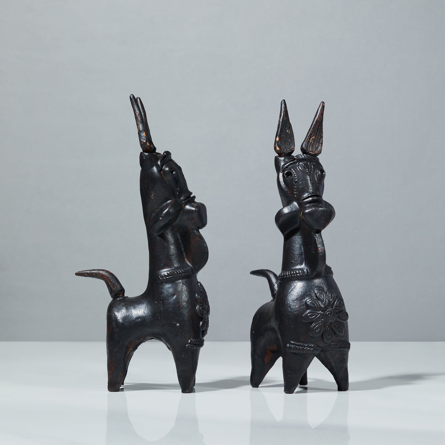 Terracotta sculpture, terracotta showpiece, Bankura Horse in black colour, right side view showing ears and tail