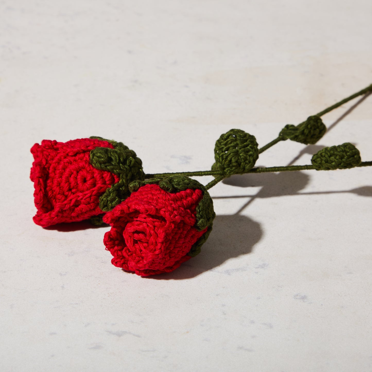 crochet flowers, close-up view, Crochet red roses, set of six, table decor, dining table decor
